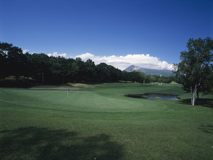 空港から近い、スコアが出やすい、ジンギスカンプラン...北海道のおすすめのゴルフ場２選