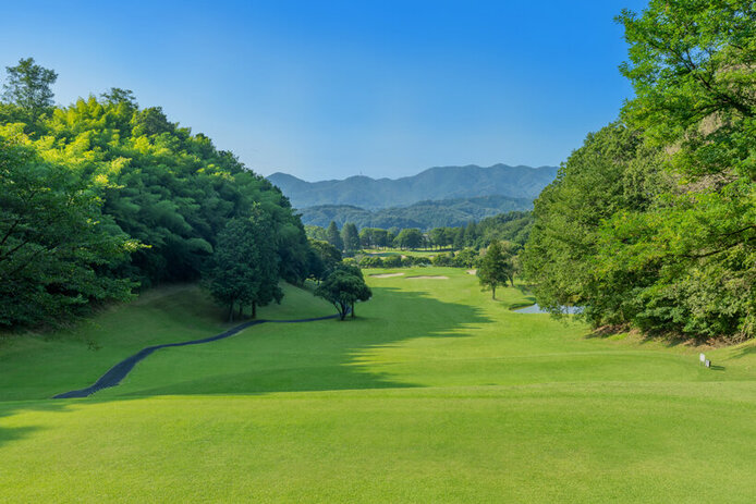 歴史ある皆川城カントリークラブが進化。女性目線で生まれ変わったクラブハウスをレポート