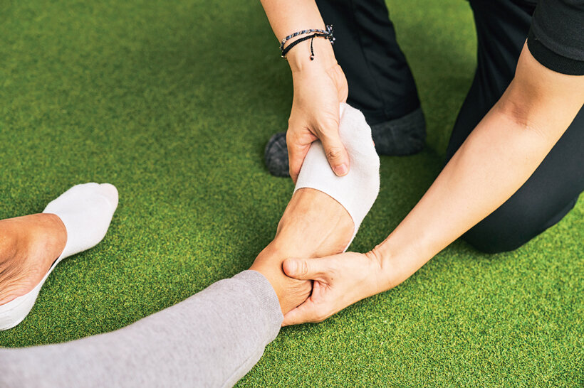 たった数秒で右足首を改善