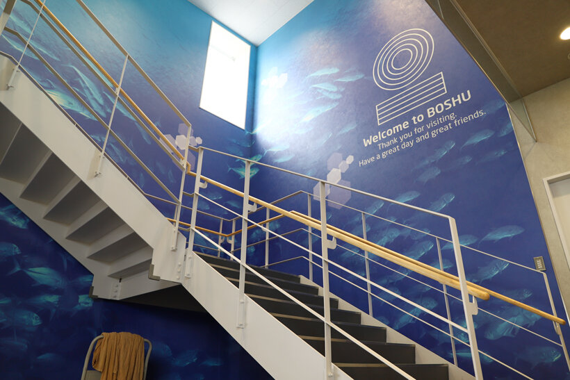 房州カントリークラブのクラブハウス内