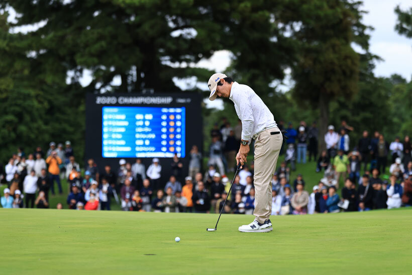 パッティング中の石川遼プロ