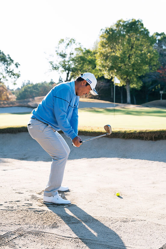 バンカーショットの正しい手元